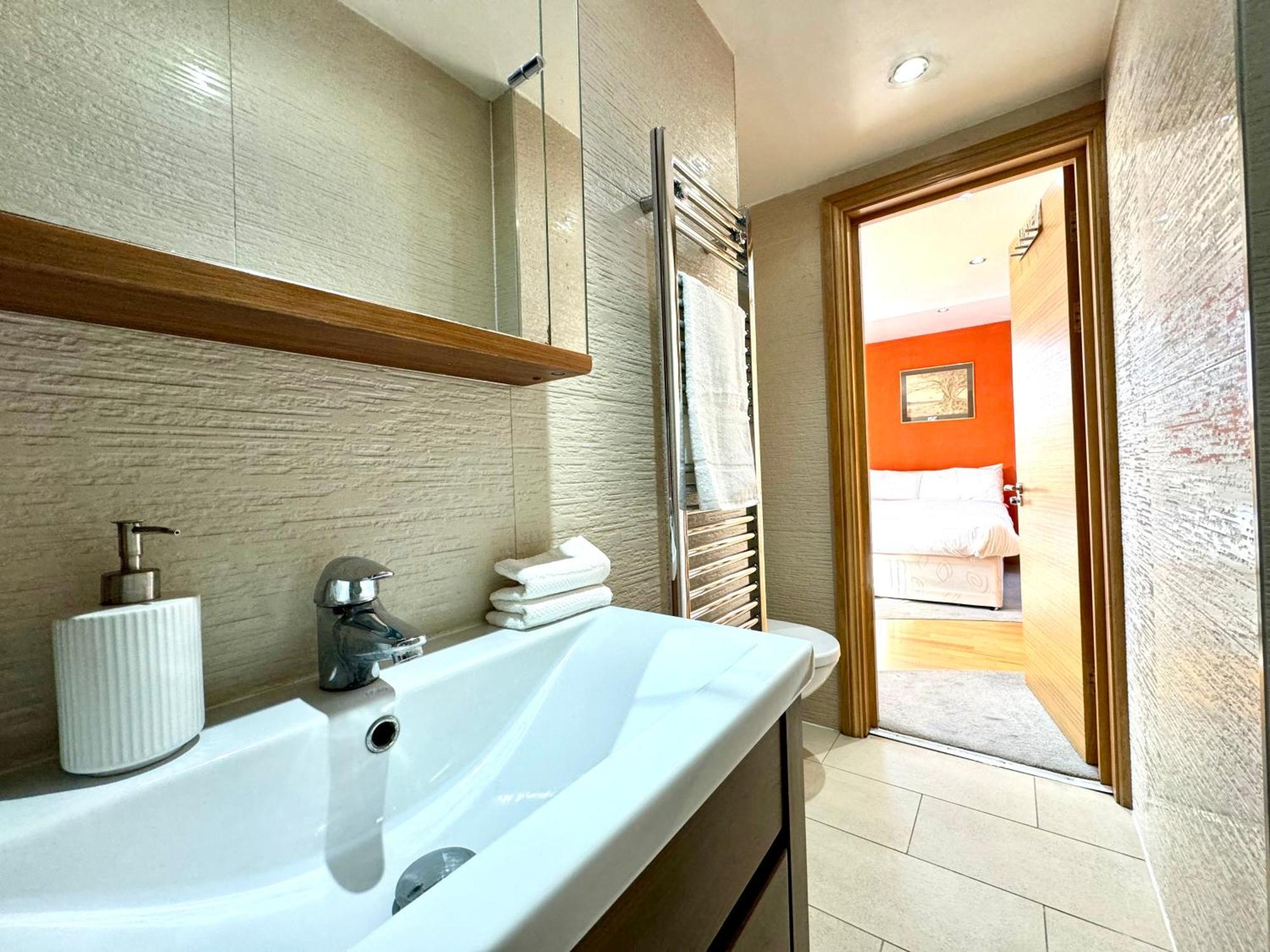 Chic 1 Bedroom Apartment Central London By Wild Экстерьер фото